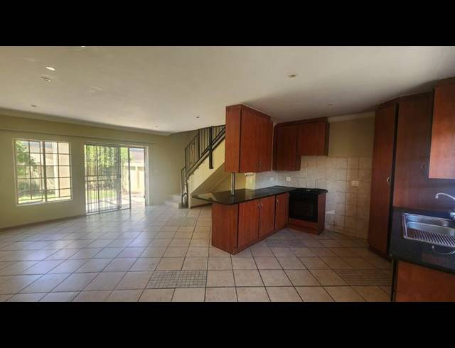 3 BEDROOM TOWNHOUSE FOR SALE IN ANNLIN